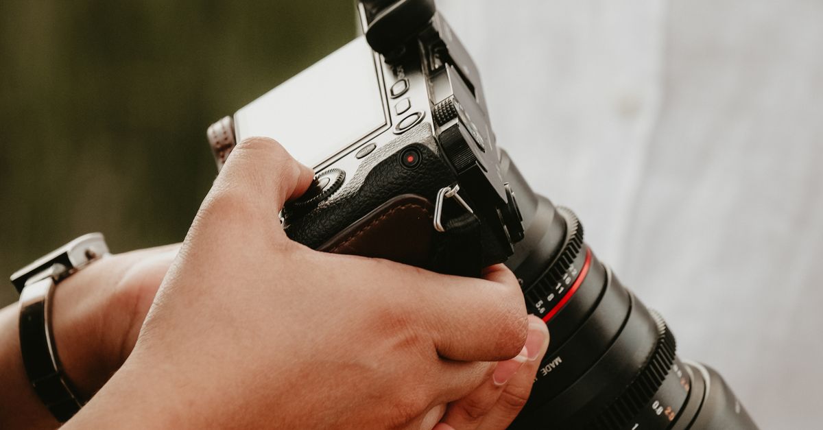 Tips for Posing and Connecting in Family Portraits in Coffs Harbour